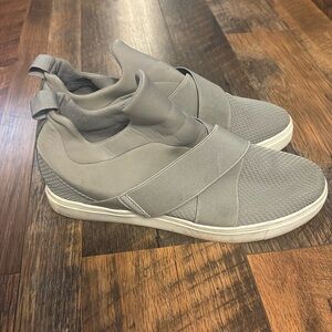 Steve Madden Laynie wedge slip on sneakers size 8.5